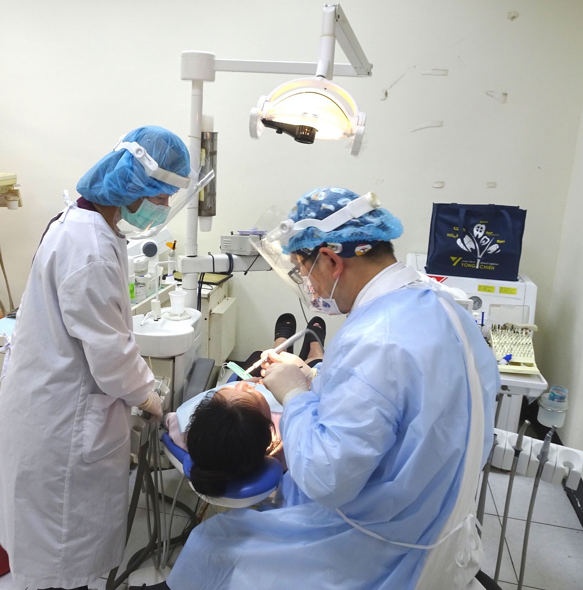 dentist1.jpg