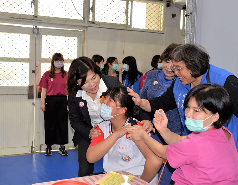 With the president's support for the social welfare foundation of Yunlin County Government, Wang Jhan-Yang Social Welfare Foundation donates to the 